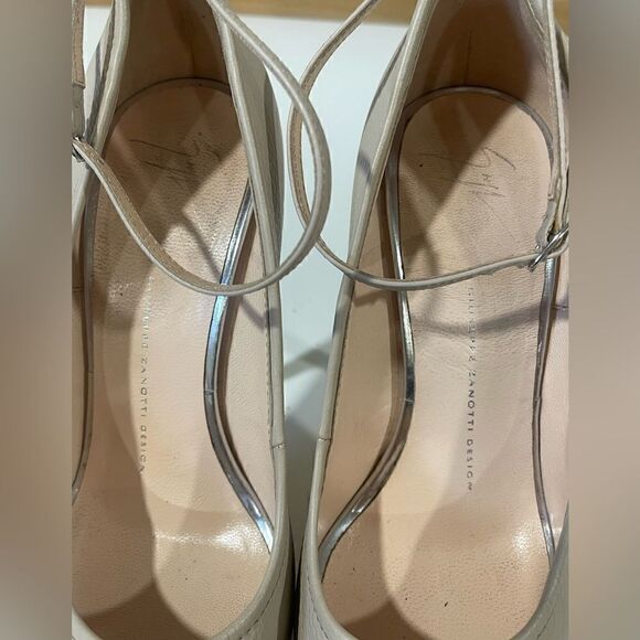 Giuseppe Zanotti Beige Leather Peep-toe Heels - Picture 5 of 9